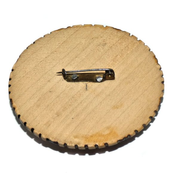 Vintage Carved Wood Hand Painted Pin Brooch Circle - Picture 4 of 4